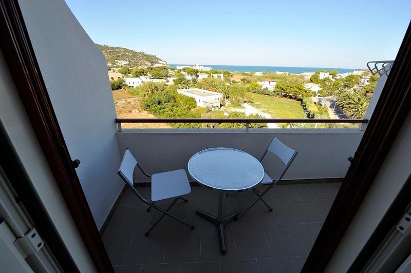 Double or Twin Room with Sea View image 3