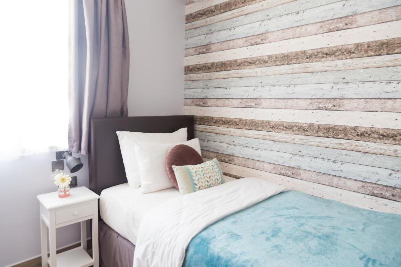 Single Room image 2