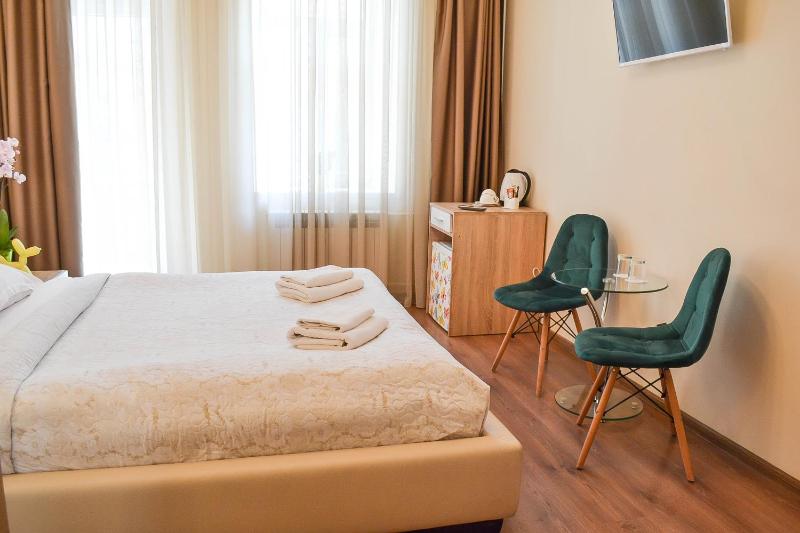 Double Room with Private Bathroom image 2