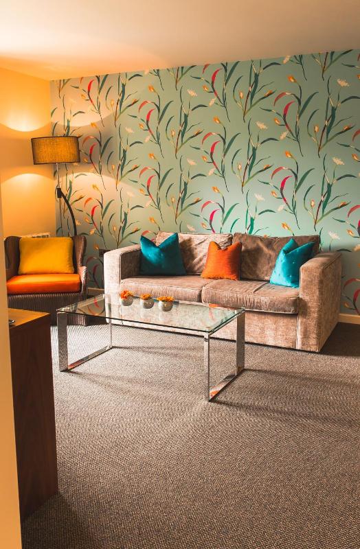 Luxury Suite image 2
