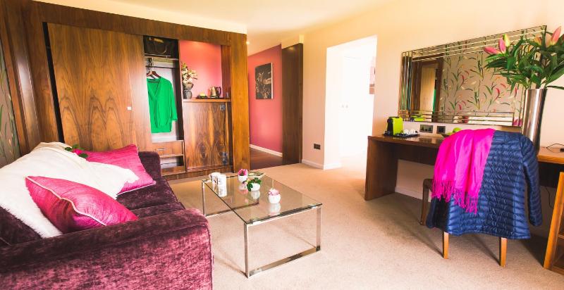 Luxury Suite image 4