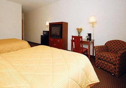 Standard Queen Room - Non-Smoking image 2
