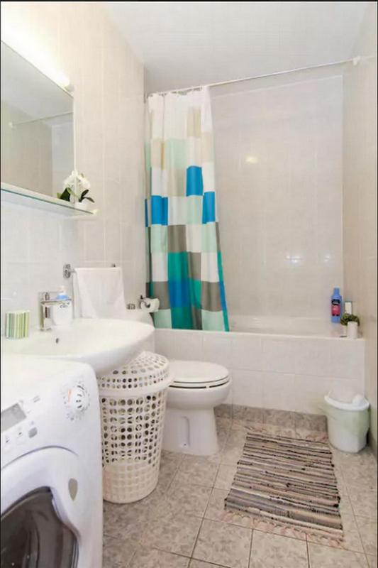 One Bedroom Apartment with Balcony image 4
