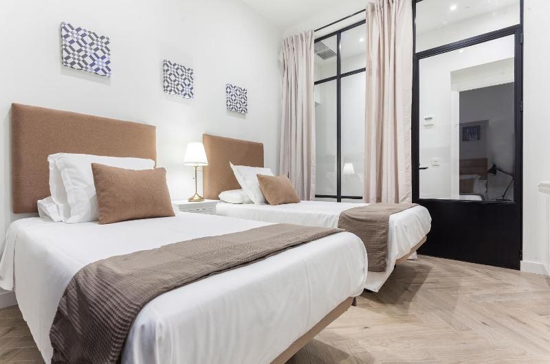 Five-Bedroom Apartment II image 3