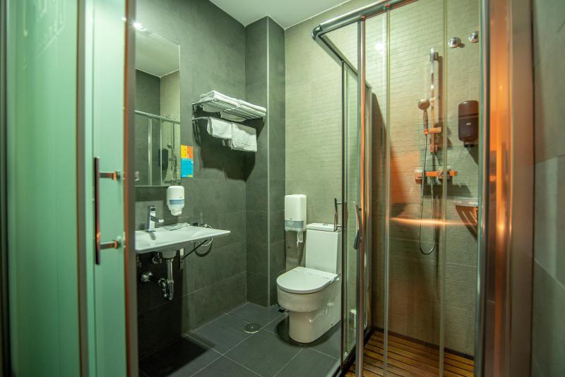 Budget Double Room image 2