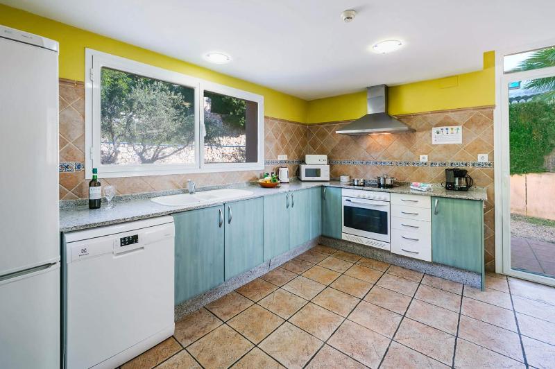 3381 Villa Angela Flores - image 4