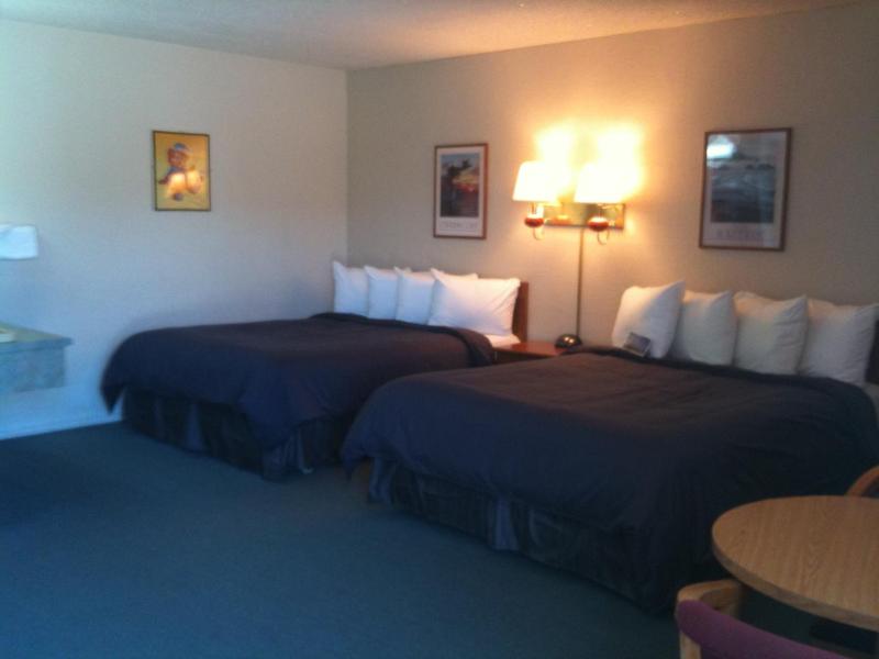 Queen Room with Two Queen Beds - Non-Smoking