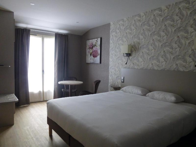 Double Room with Terrace image 1