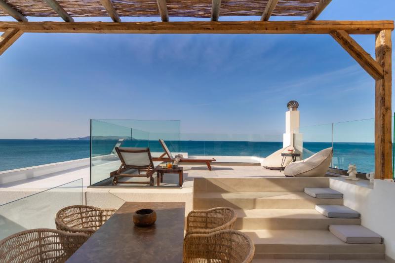 Wave, an Idyllic Seafront Suite Images