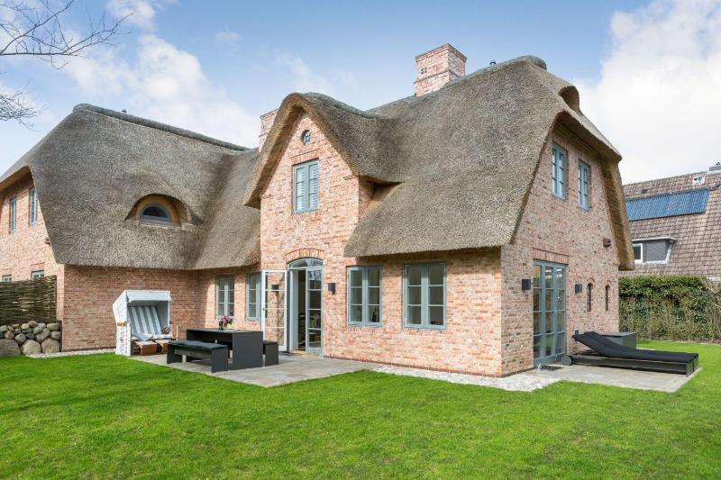 Holiday Home image 1