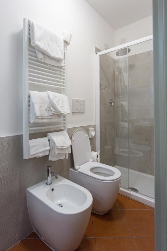Double Room image 4