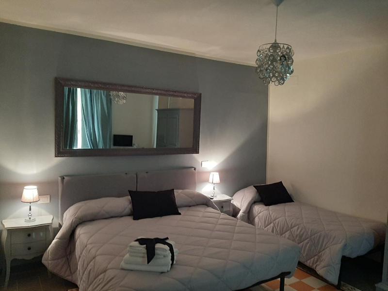 Family Room image 3