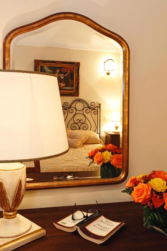 Double Room image 4