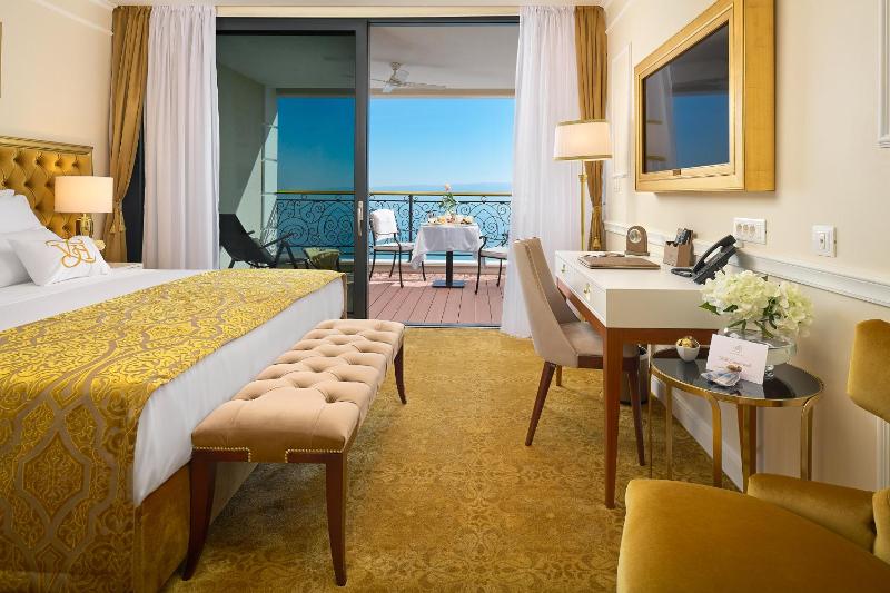 Premium Double or Twin Room Sea View image 3