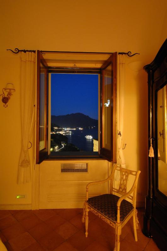 Two-Bedroom Suite with Sea View image 4