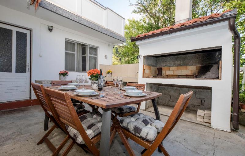 Three-Bedroom Holiday Home  image 4