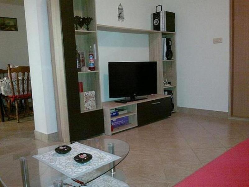 One-Bedroom Apartment with Terrace image 3