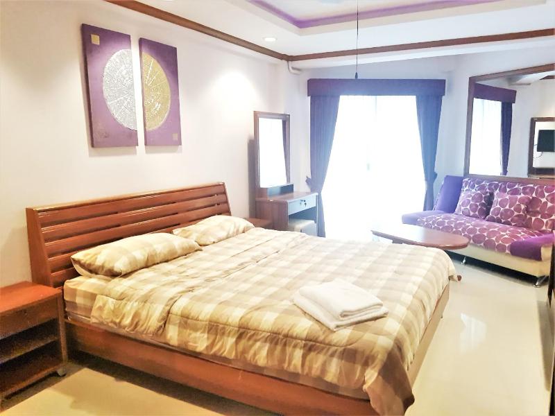 Sea view studio apartment Jomtien beach condominium 11th floor - image 19