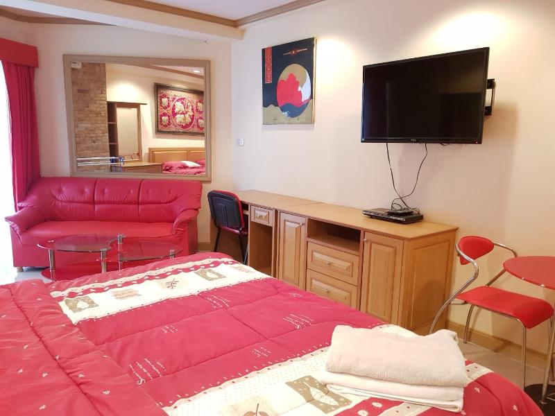 Jomtien beach condominium 5th floor modern studio apartment Pattaya - image 14