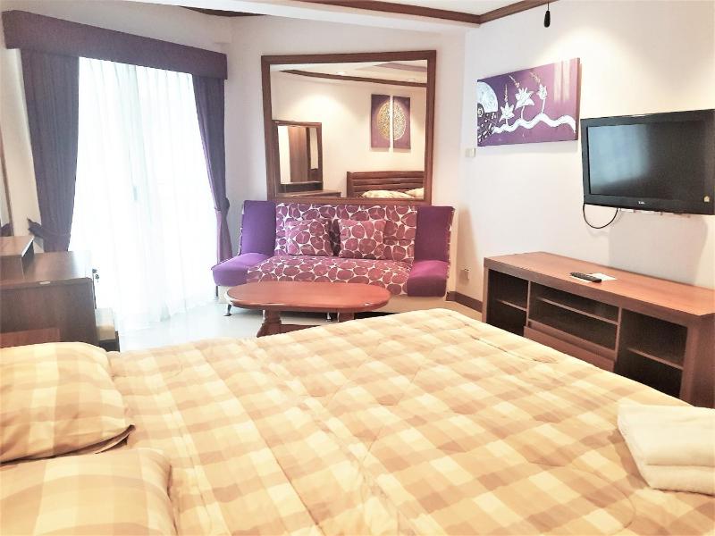 Sea view studio apartment Jomtien beach condominium 11th floor - image 9