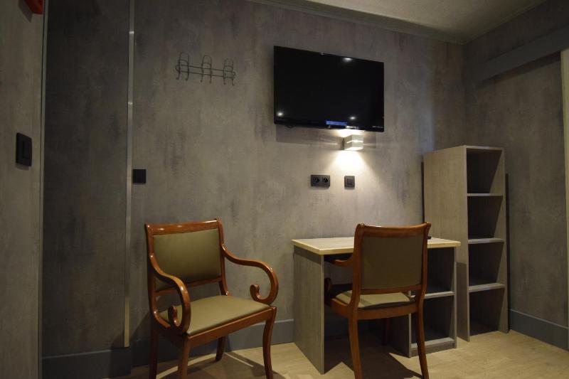 Budget Triple Room image 2