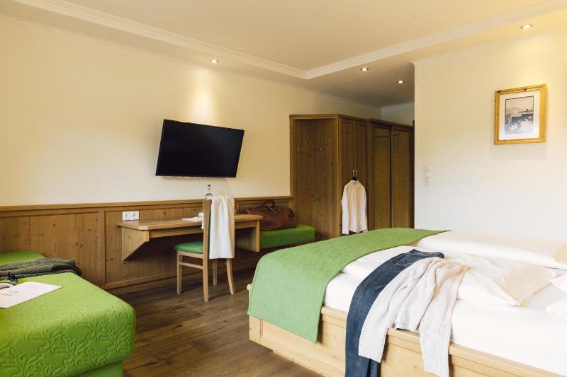 Superior Double Room image 3