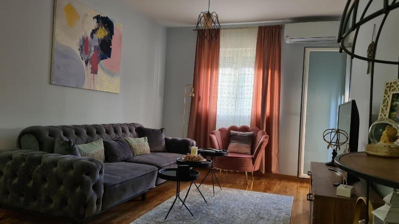 One-Bedroom Apartment image 1
