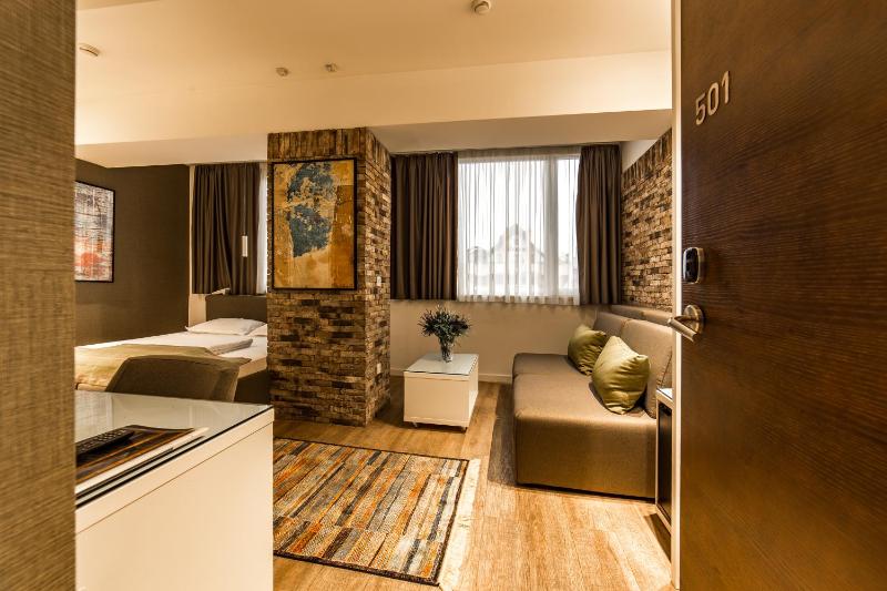 Superior Double Room image 2