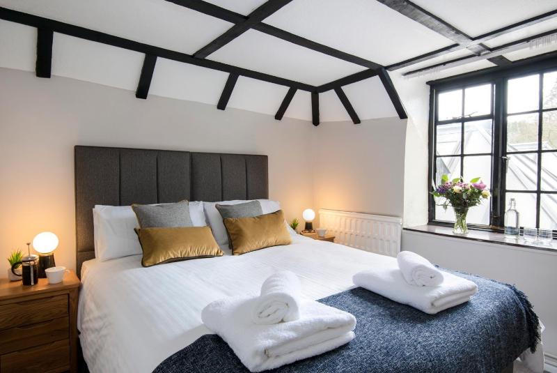 Standard Single Room image 3