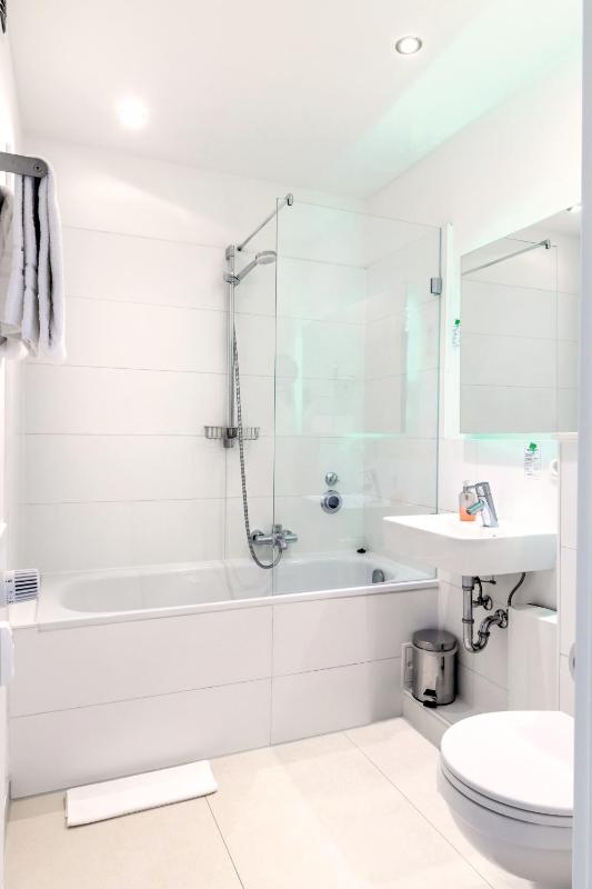 Standard Double Room image 2