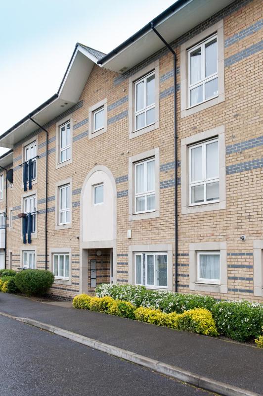 One-Bedroom Apartment image 2