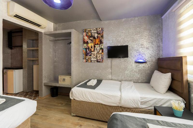 Comfort Triple Room image 1