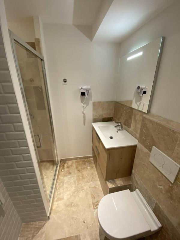 Quadruple Room image 3