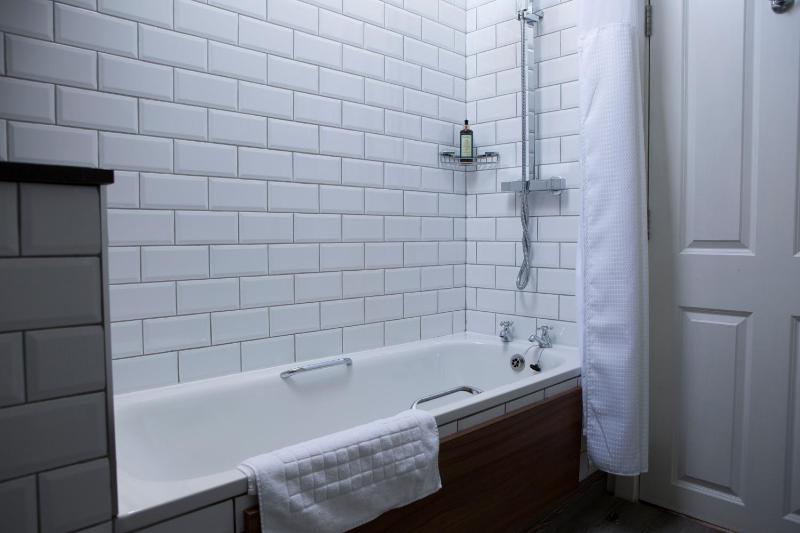 Deluxe Family Suite image 3