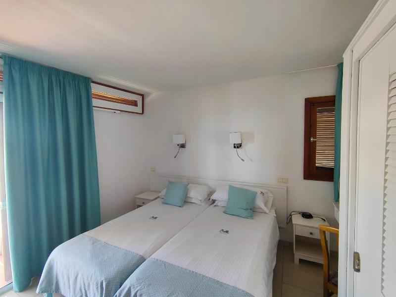 Apartamentos El Paseo - image 28