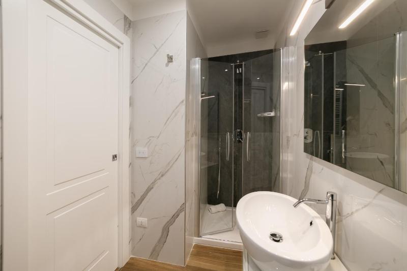 Double Room with Private Bathroom image 4
