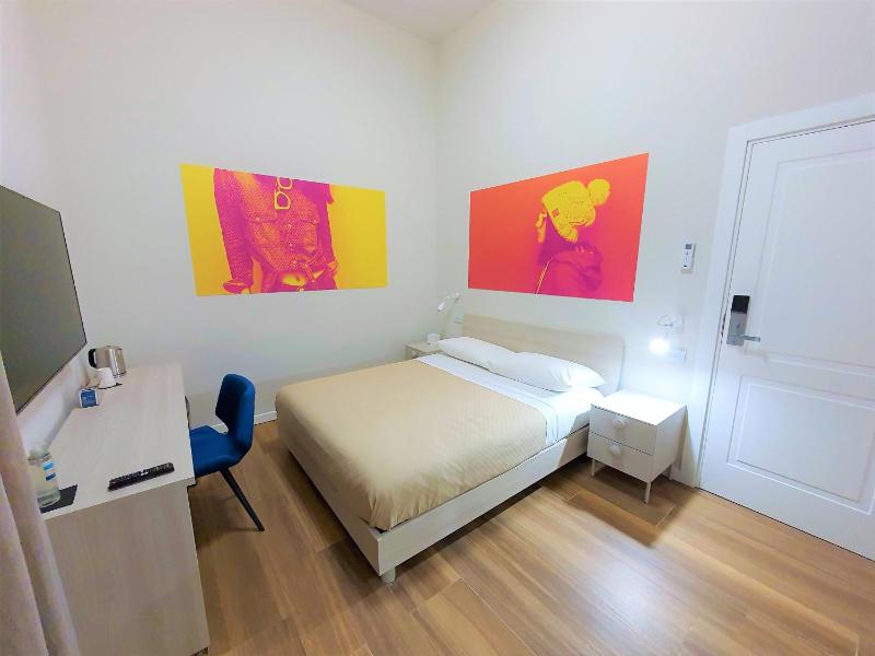Double Room with Private Bathroom image 3