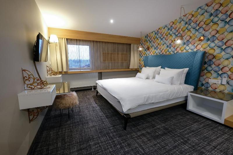 Superior Double Room image 1