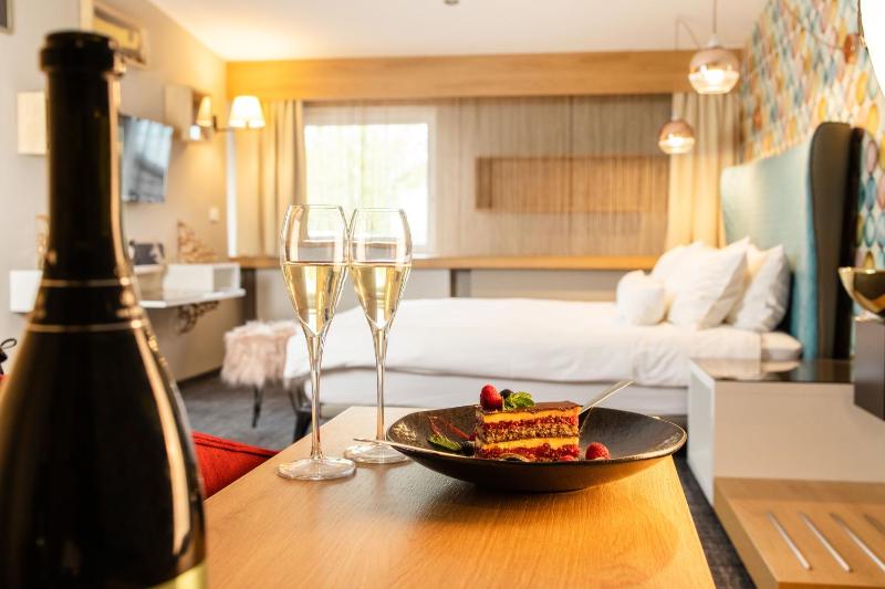 Superior Double Room image 3