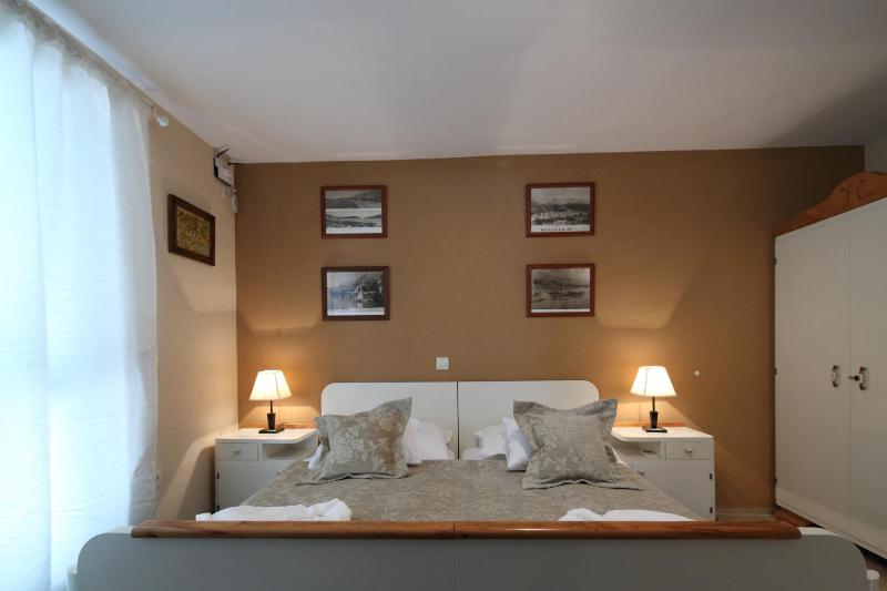 Idyllic villa Marieta with private pool unforgettable view and free parking - image 5