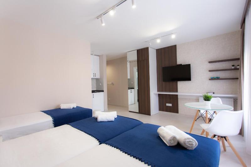 Deluxe Triple Room image 2