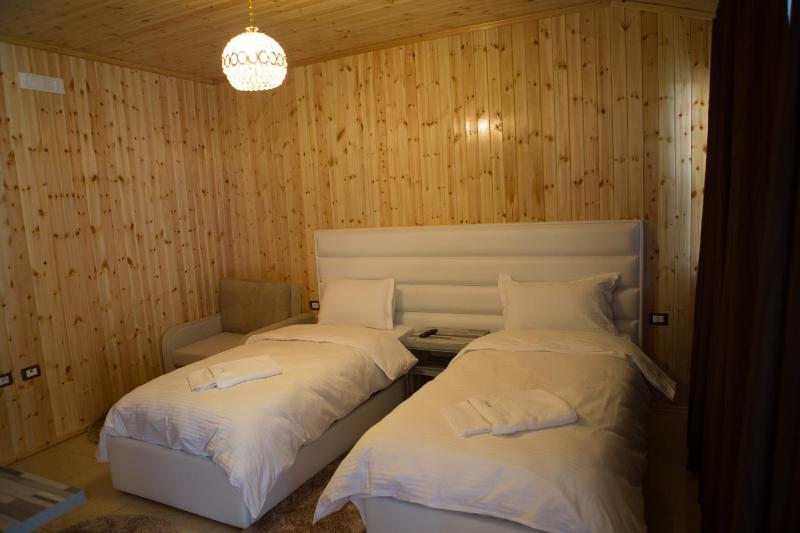 Superior Twin Room with Garden View image 3