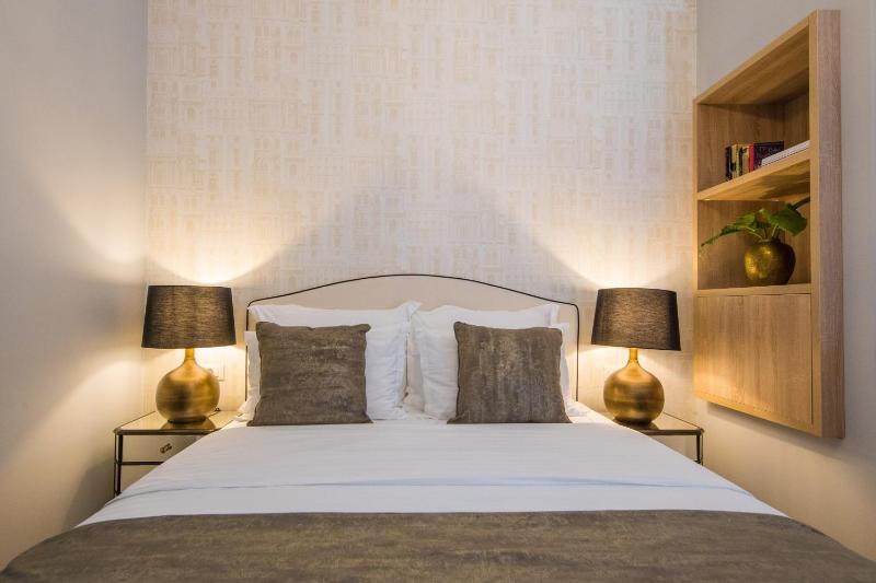 Deluxe Double Room image 3