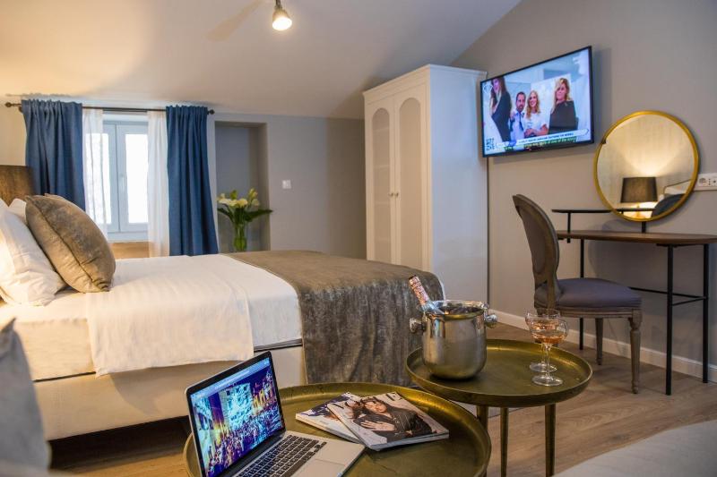 Deluxe Junior Suite image 3