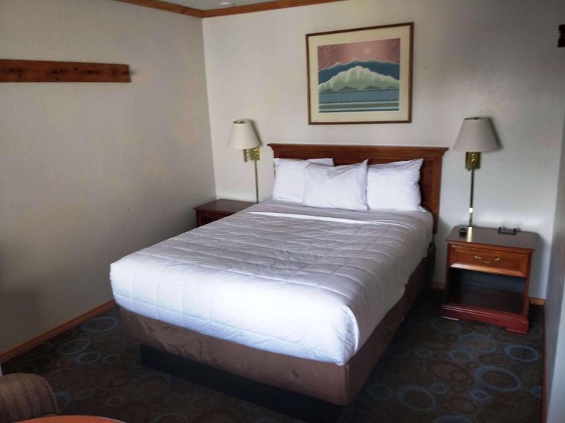 King Room image 4