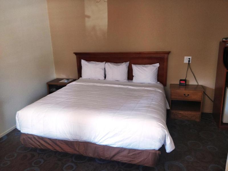 King Room image 3
