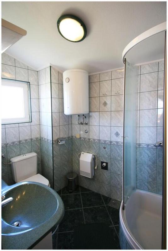 One-Bedroom Apartment with Balcony and Sea View image 2