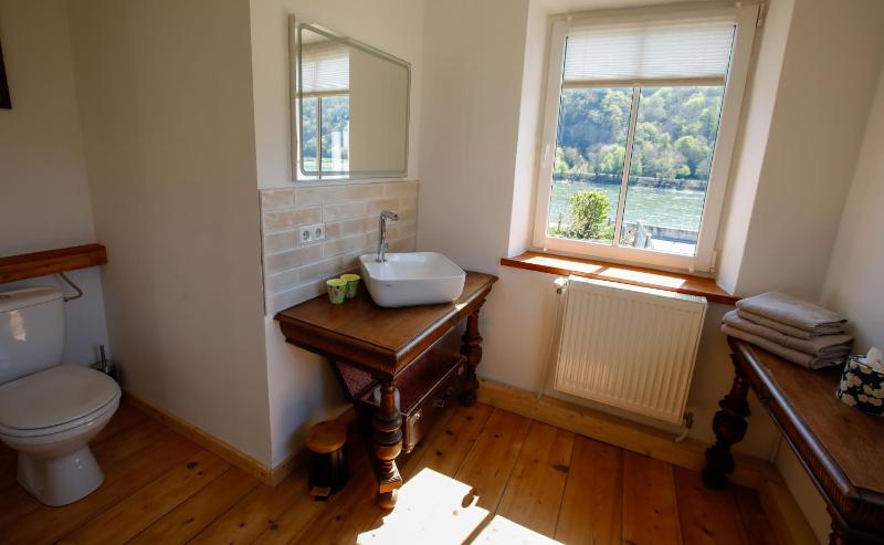 Twin Room with View image 4