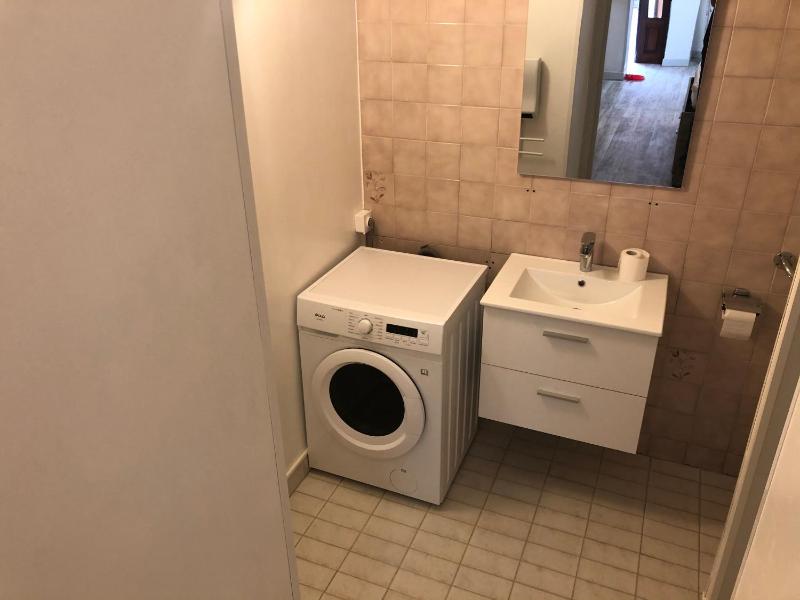 One-Bedroom Apartment image 3