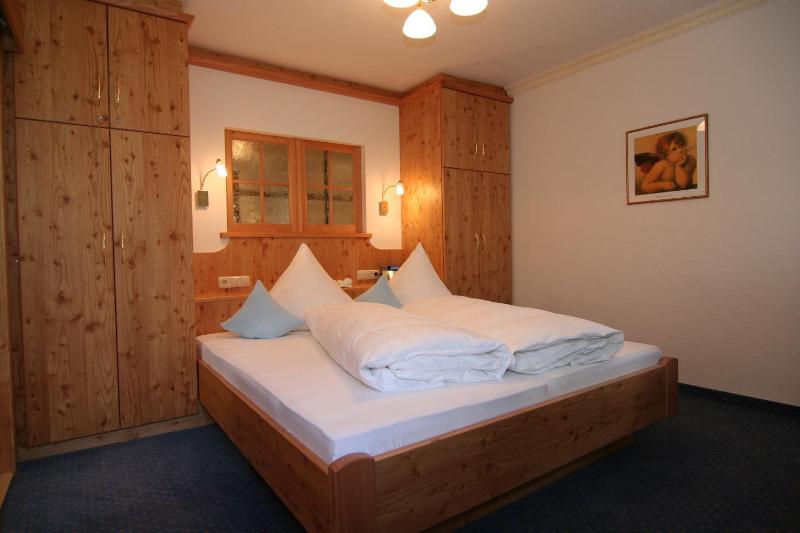 Apartment with Mountain View image 3